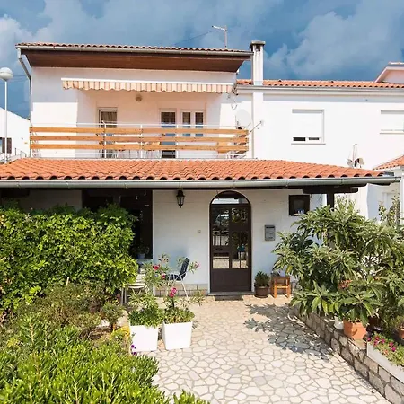 Apartment In 5669 Crikvenica