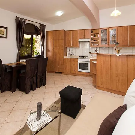 In 5669 Apartment