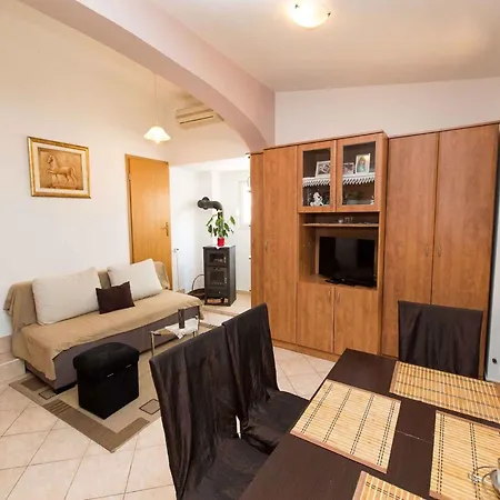In 5669 Apartment